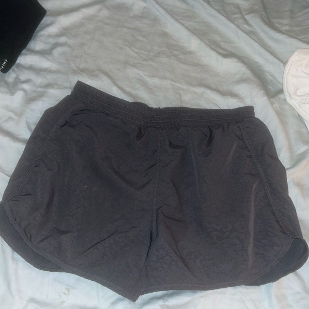grey leopard print girls shorts, size extra large in kids